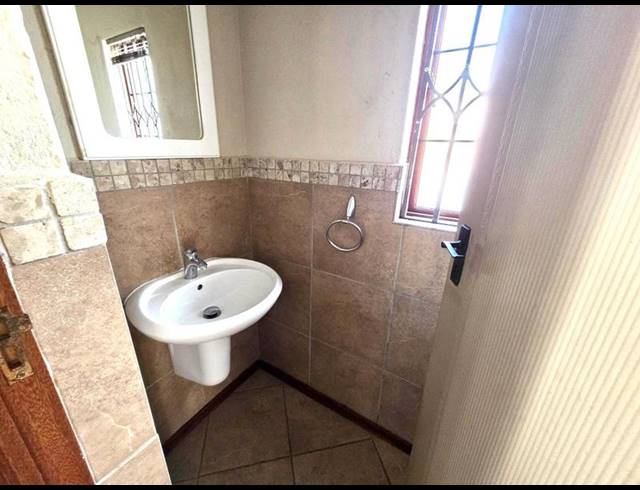 3 BEDROOM HOUSE FOR SALE IN OLYMPUS AH